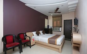 Oyo 11596 Sanjay Guest House