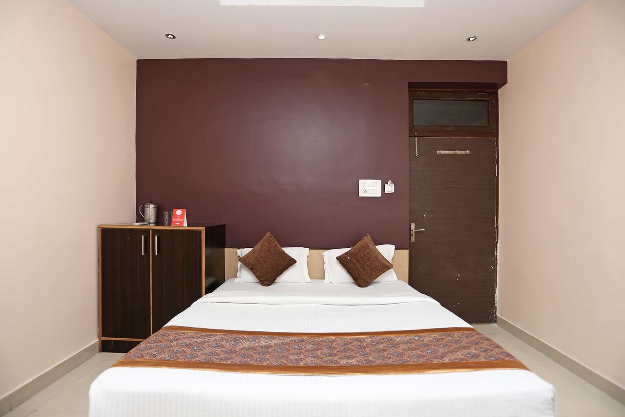 Oyo 11596 Sanjay Guest House Kanpur Exterior photo