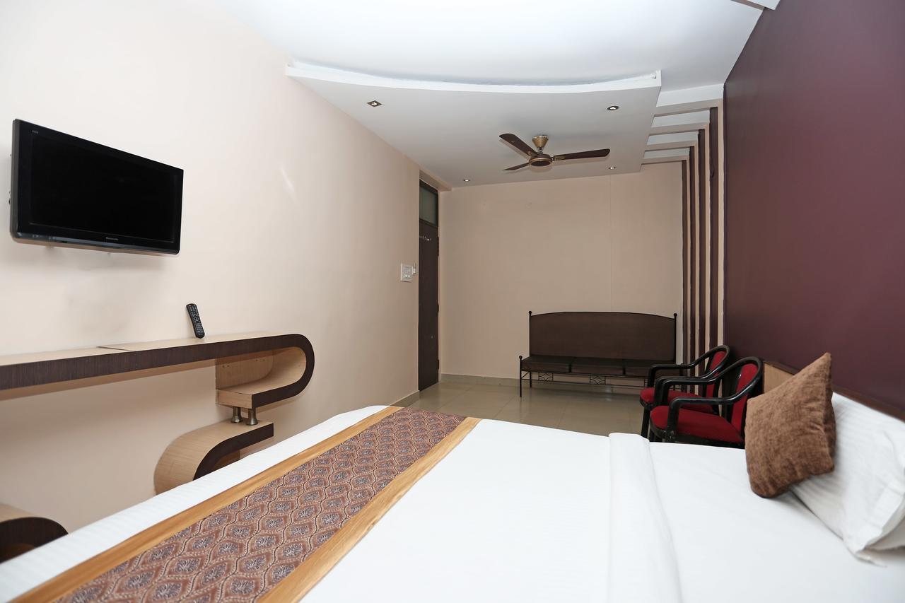 Oyo 11596 Sanjay Guest House Kanpur Exterior photo