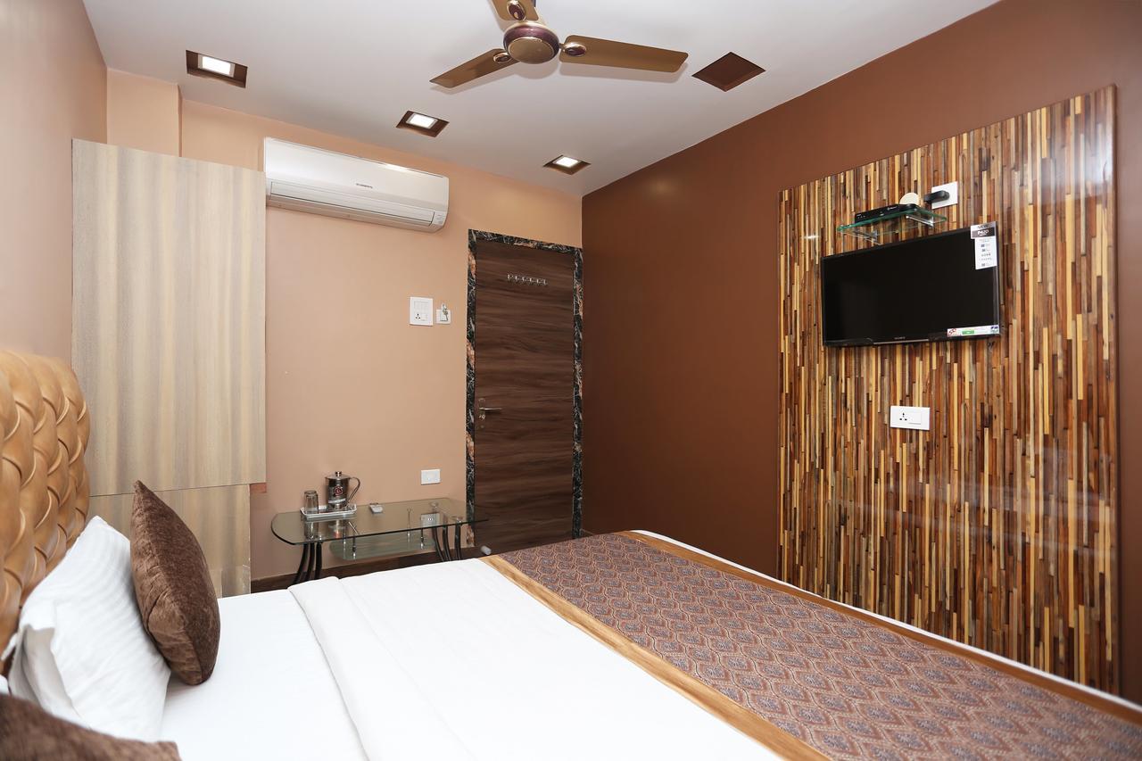 Oyo 11596 Sanjay Guest House Kanpur Exterior photo